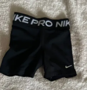 Black Nike Pros Shorts thumbnail 1
