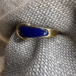 VTG Avon Ring‎ Gold Tone Sz 7.5 Criss Cross Design Band Navy Blue Retro 90s Y2K thumbnail 10