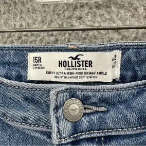 Hollister Curvy Ultra High Rise Skinny Ankle Jeans Medium‎ Wash Women's 32 x 26 thumbnail 6