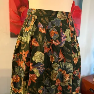 Vintage 90s USA ORVIS Women's Floral Pleated Skirt Autumn Shades Size 10/12 thumbnail 2