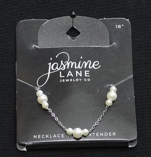 NWT Jasmine Lane Womens Fashion Dainty Chain Faux Pearl Necklace Silver Gray 18" thumbnail 1