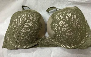 Victoria's Secret Green Lace Padded Bra thumbnail 1