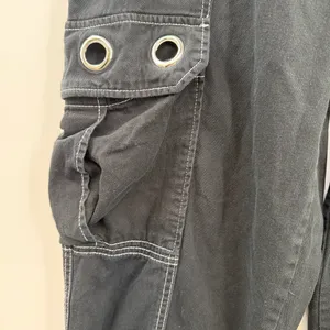 Hot Topic Grommet Carpenter Pants Womens 11 Black Y2K Goth Cargo Wide Leg thumbnail 3