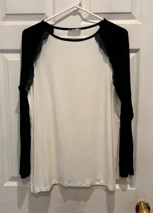 MILAN KISS Womens Long Sleeve Lace Trim Baseball Tee Top‎ White Black Size L thumbnail 1
