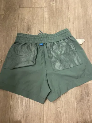 Old Navy Stretch Tech Women’s shorts thumbnail 6