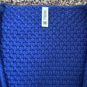Blue knit sweater Size M thumbnail 3