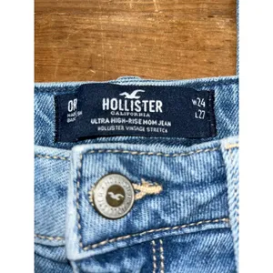 Hollister Daisy Embroidered Jeans Size 0R High Rise Straight Leg Light Wash thumbnail 4