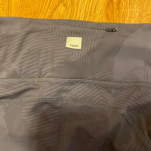 Stride Leggings in Charcoal Mache thumbnail 9