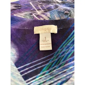 Chicos Purple Blue Abstract Floral Feather Rhinestone Top Size 1‎ Medium thumbnail 7