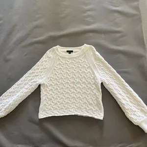 J.Crew White Relaxed-fit Cable-knit Crewneck Sweater Size Small thumbnail 9