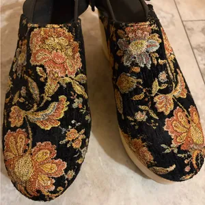 Anthropologie Floral Tapestry Wood Platform Clogs thumbnail 13
