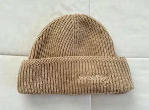 Beanie thumbnail 1