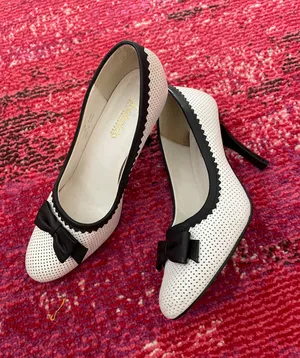 Fredrick’s Of Hollywood Heels thumbnail 1