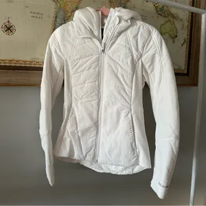 Lululemon Another Mile Puffer Hooded Jacket White Size 4 NWT thumbnail 2