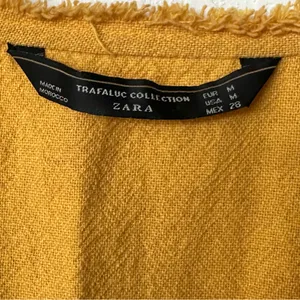 Zara Mustard Yellow Frayed crop babydoll top M thumbnail 9
