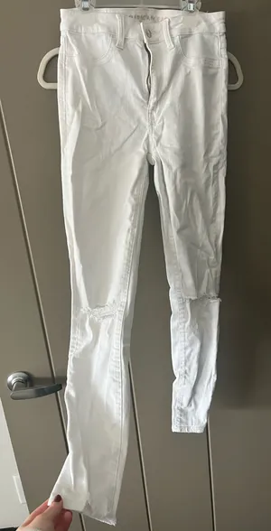 American Eagle White Skinny Jeans thumbnail 1
