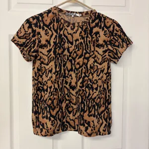 Pam & Gela Womens Leopard Print Short Sleeve Cotton T-Shirt Brown Black Small thumbnail 1