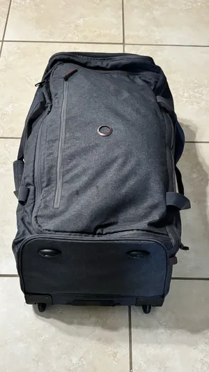 Delsey Paris Large Gray Travel Deffel Bag Soft Sided Luggage Multiple Pocket thumbnail 3
