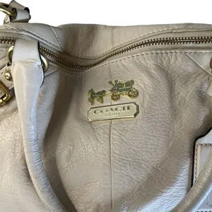 Coach Pebbled‎ Leather Purse thumbnail 2