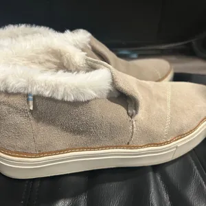 Toms Cream Furry Lined Shoes thumbnail 7