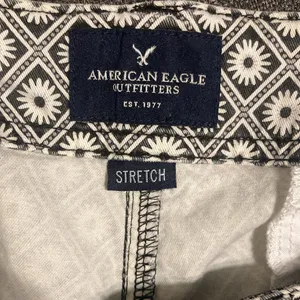 American Eagle Outfitters Stretch Women’s Size 14 Black/White Color thumbnail 6