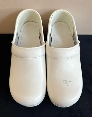 Dansko‎ White Leather Slip Resistant Clogs Nurse’s Shoes Women 36 thumbnail 1