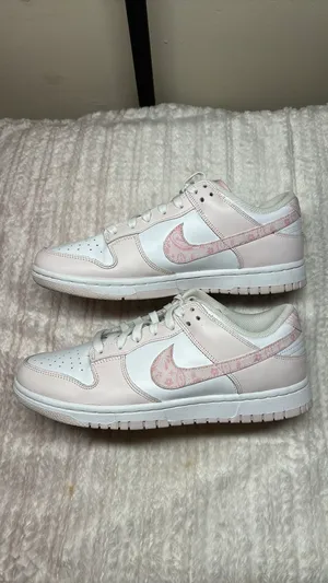 Nike Women’s Dunk Low Sneakers thumbnail 6