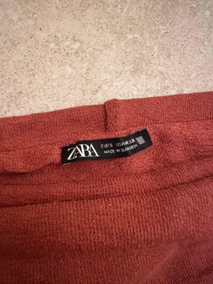 ZARA Off-The-Shoulder Top thumbnail 3