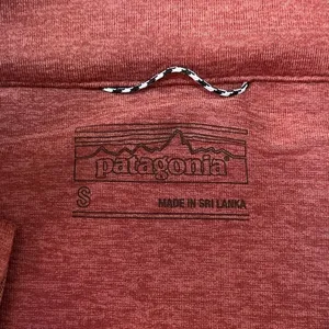 Patagonia women’s size small brick orange long sleeve half zip pullover thumbnail 7