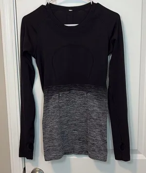 Lululemon Black & Gray Ombre Swiftly Tech Long Sleeve Shirt Size 4 thumbnail 1