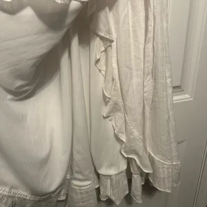 Ruffled White Wrap Dress Size M thumbnail 7