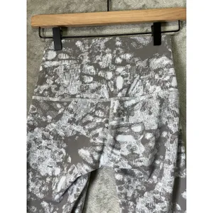Lululemon Wunder Under HR Crop 23 Scallop Size 4 Luxreme Gray White Leggings New thumbnail 4