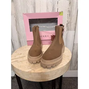Serra Genuine Suede Chelsea Lug Sole Boots Tan Womens Size 7 Platform Ankle Boot thumbnail 3