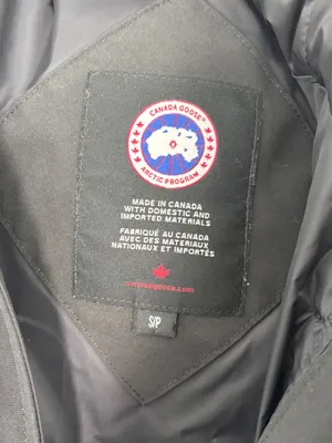 Canada Goose Kensington Parka in Black thumbnail 6