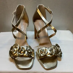 CHARLES BY CHARLES DAVID Strappy Gold Heels Flower Embellished - Size 8.5 thumbnail 3
