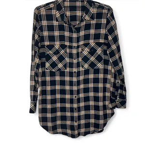 Classic Sanctuary navy plaid tunic-style button front shirt featuring a relaxed fit, chest pockets, and roll-tab sleeves for versatile styling. Lightweight and easy to wear with leggings, denim, or layered over a tank. Great casual staple for fall and transitional seasons thumbnail 2