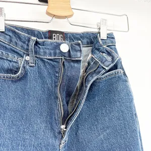 Urban Outfitters BDG Womens A-Wide High Rise Raw Hem‎ Wide Barrel Leg Blue Denim Jeans Size 24 thumbnail 4