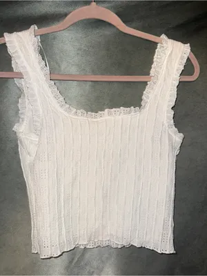 Vintage Cottage-core White Sleeveless Ruffle-Trim Tank Top thumbnail 4