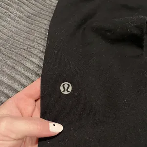 Lululemon Athletica Black Yoga Leggings Womens Size 6 Full Length Reversible thumbnail 2