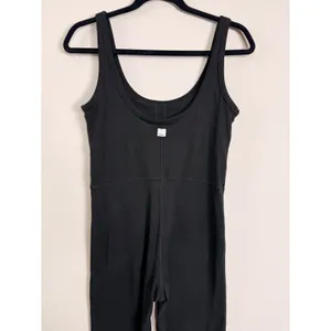 Vuori Women Black Heather Scoop Neck Activewear Jumpsuit Tank Bodysuit Full Leg thumbnail 3