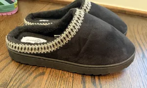 Sole Mates Women's Size 8 Slip On Black Slipper NEW thumbnail 1