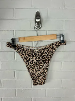 NWT Hollister Animal Print Cheeky Bikini Bottoms Size M thumbnail 7