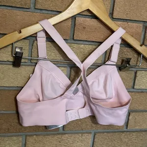 NWT Calvin Klein Effortless Motion Unlined Triangle Bra Pink Size Small thumbnail 5
