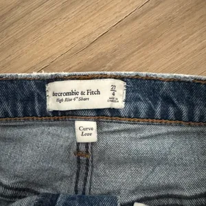 Abercrombie Shorts High-Rise thumbnail 2