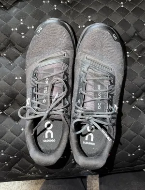 On Cloud Shoes thumbnail 1