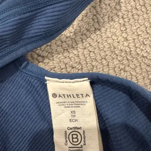 Athleta Aurora seamless scoop cropped tank thumbnail 4
