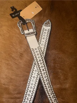 NWT Twig & Arrow Rhinestone Western Belt – Size Medium (Silver/White) thumbnail 2