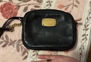 Michael Kors small purse thumbnail 1