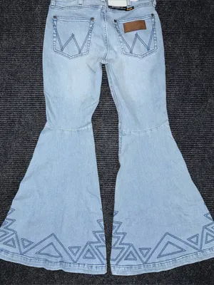 Wrangler NWT Jeans Sz 26x30 Blue High Rise Flare Bell Bottom Aztec Embroidered thumbnail 7