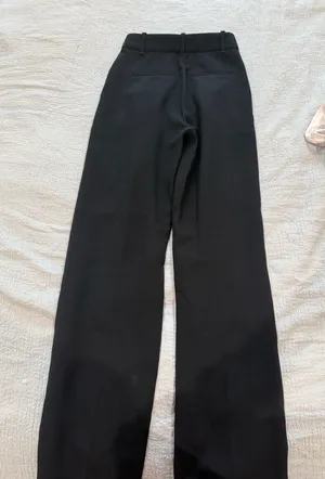 Aritzia Effortless Pants thumbnail 1